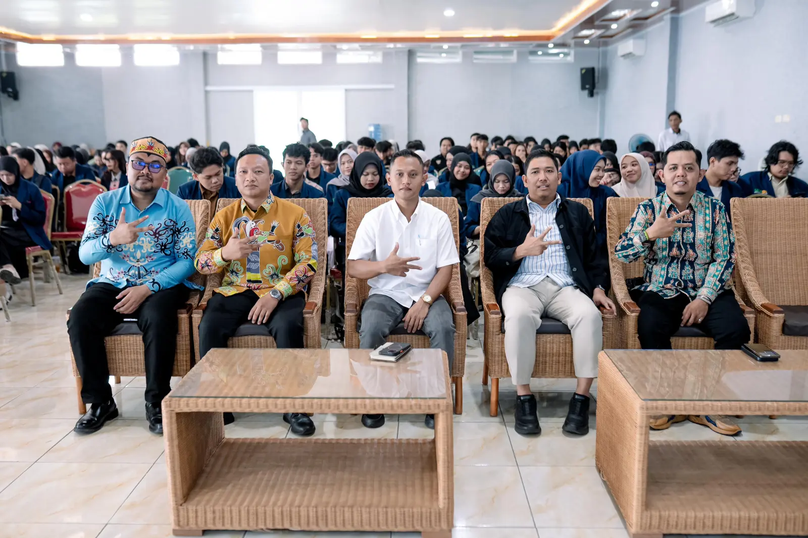 KPID KALTENG PERKUAT LITERASI PENYIARAN LEWAT KULIAH UMUM DAN PENANDATANGANAN MoU